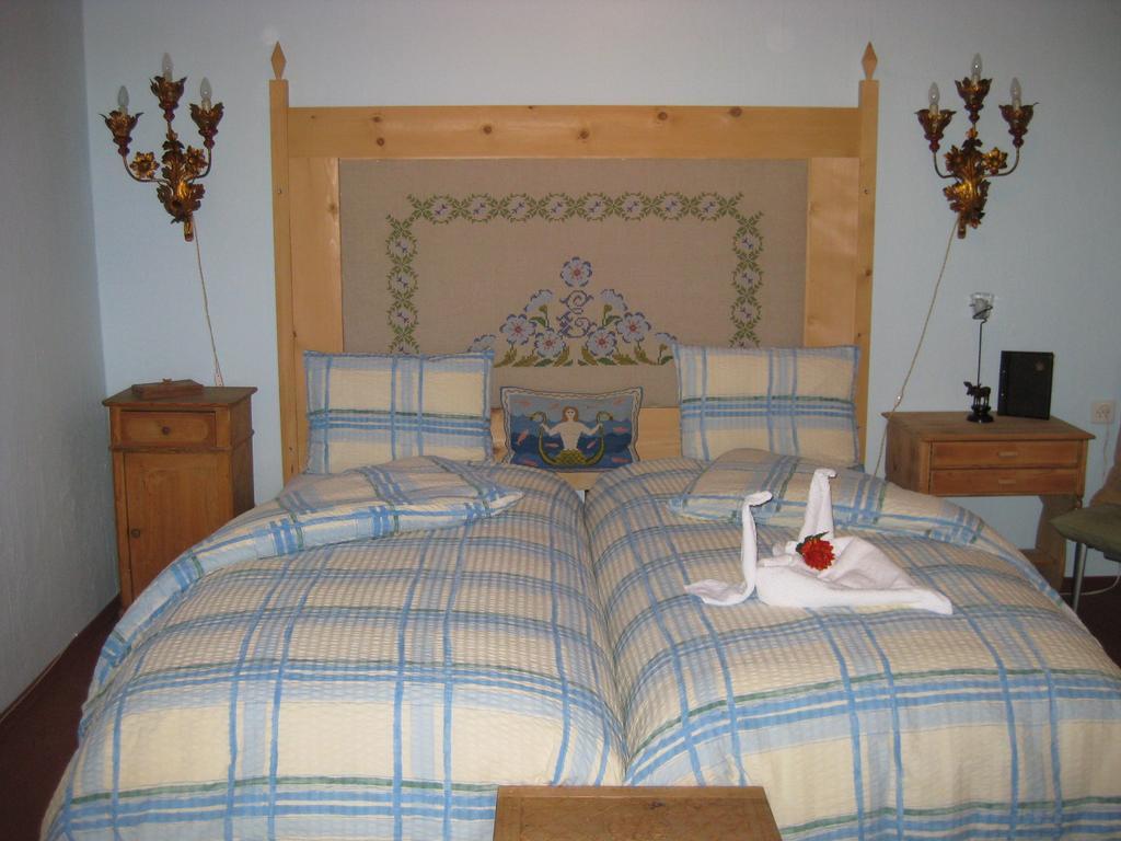 Garni Fluela Susch Hotel Szoba fotó