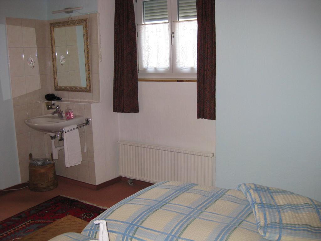 Garni Fluela Susch Hotel Szoba fotó